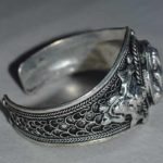 White-Metal-Amulets,-Bracelets
