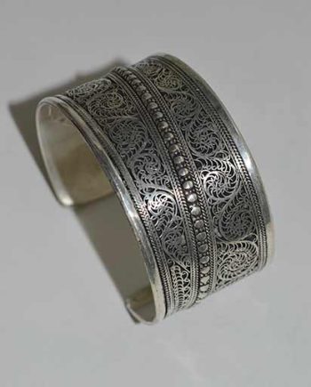 Filigree White Metal Bangle