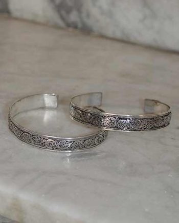 Filigree White Metal Bangle