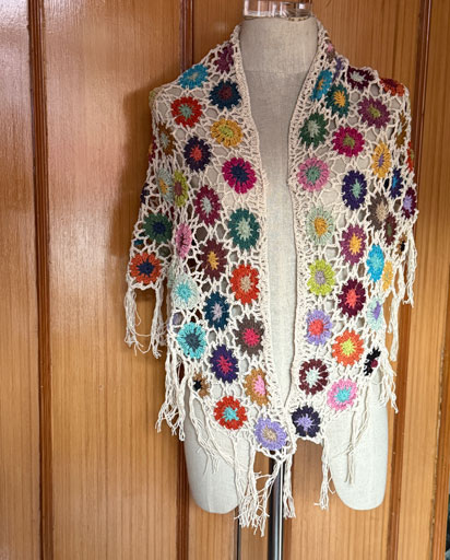 Triangular-shawf,-Himalayan-Clothing